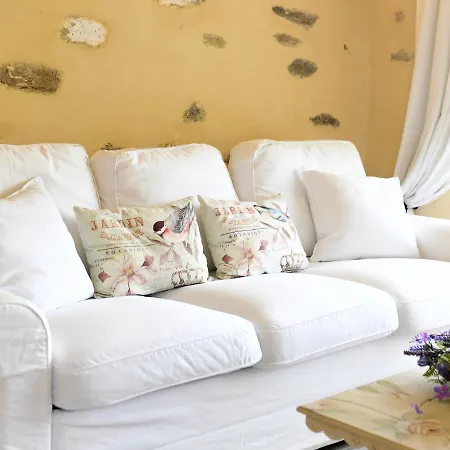 Olive Hill Apartment *